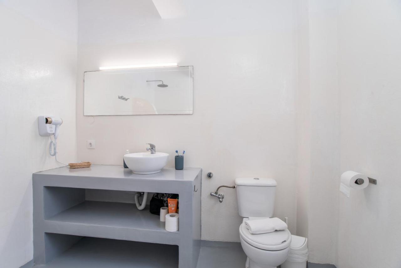 Livadia Seaside Studios 6 Парос Екстериор снимка